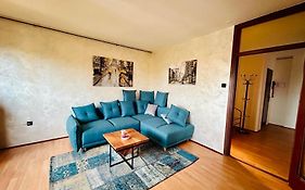 Fly By Suite - Zagreb Airport - 0-24H Self Check In&Out - Parking On Site