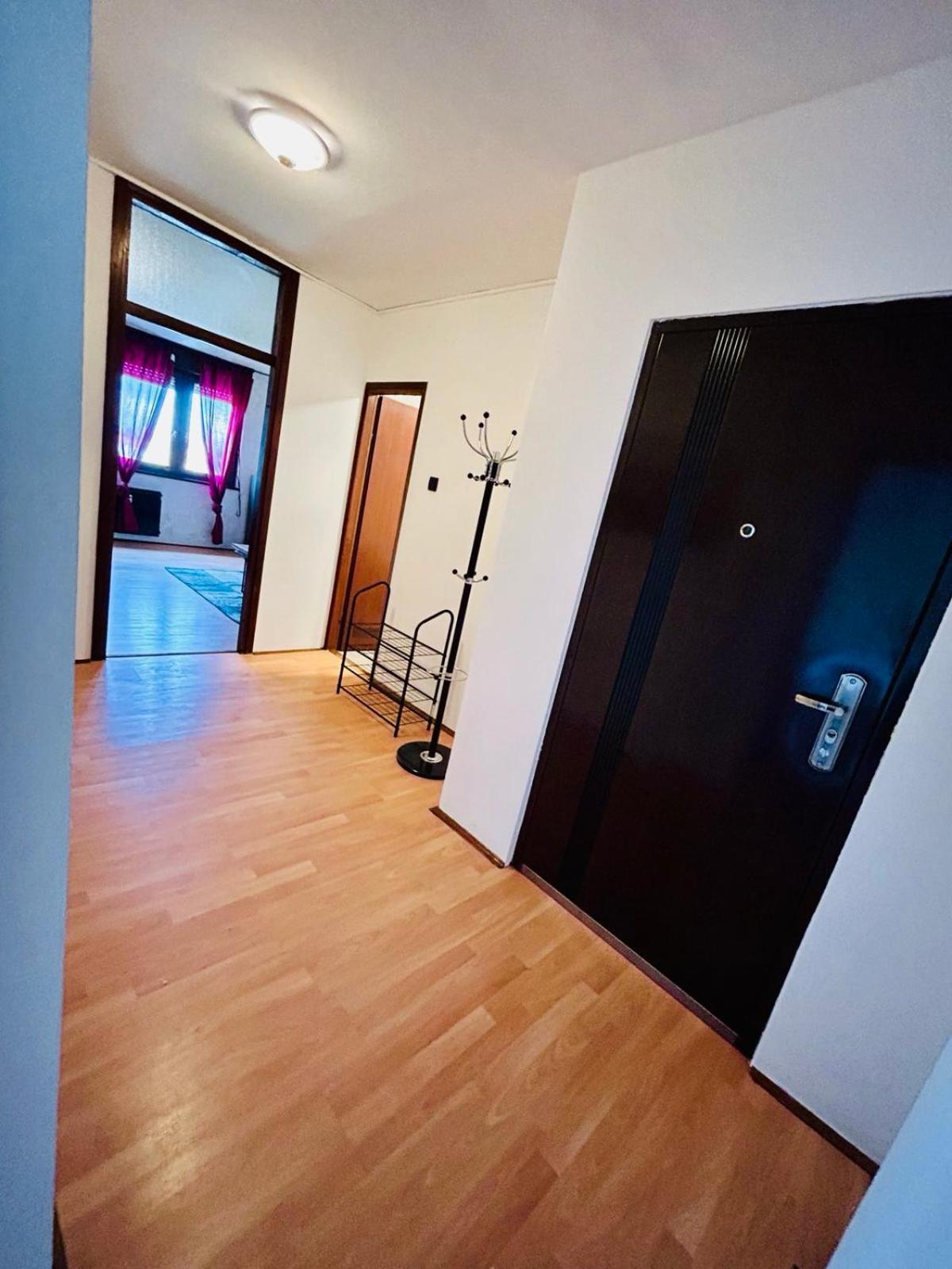 Fly By Suite - Zagreb Airport - 0-24H Self Check In&Out - Parking On Site Velika Gorica Exterior foto